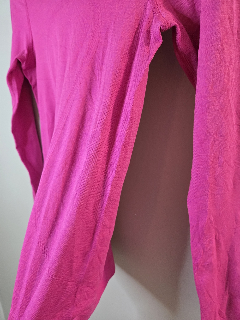 Lululemon Athletica Swiftly Tech long-sleeve shirt, bright pink - Picture 3 of 4